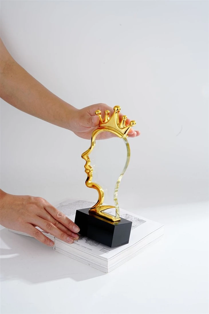 Gold Crown Figure Crystal Trophy